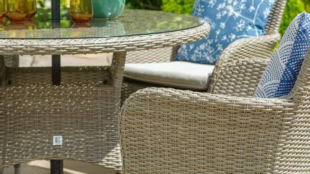 Choosing the Perfect Garden Dining Set for Your Next Garden Party | Blog | The Elms